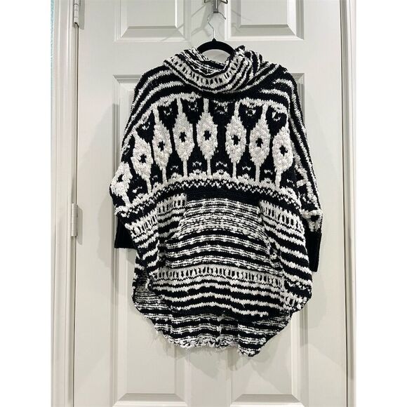 Free People Women's Black Geometric Cape Sweater One Size - Picture 1 of 7
